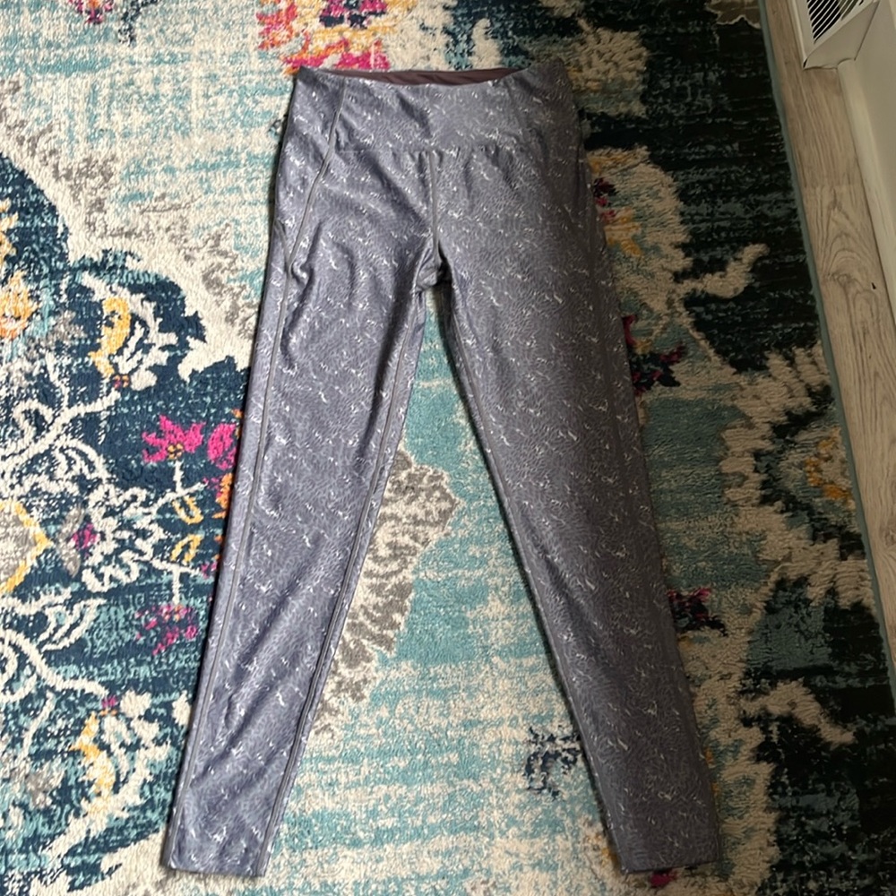Maaji activewear gray leggings women’s medium
